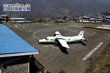 尼泊尔一架客机失联，警方和军队正全力搜寻