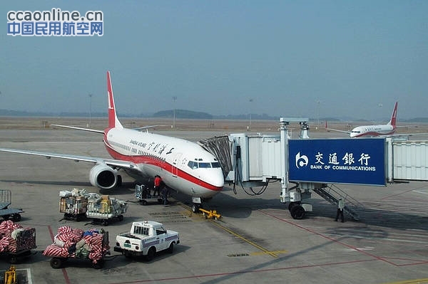 桂林机场修复9号登机桥旋转立柱异响故障