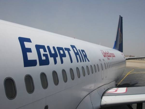 一架埃及客机遭劫持后在塞浦路斯降落