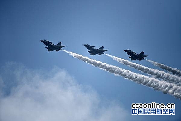 中国空军“八一”飞行表演队飞抵珠海