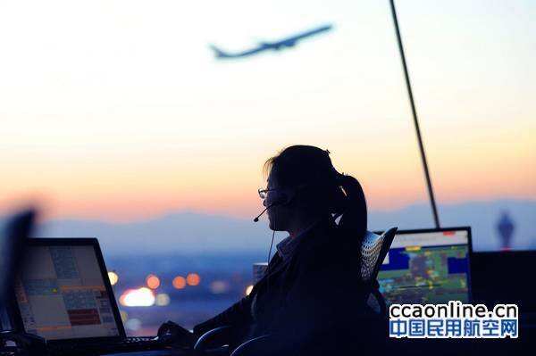 中國內地與港澳簽署強化三地空管合作備忘錄