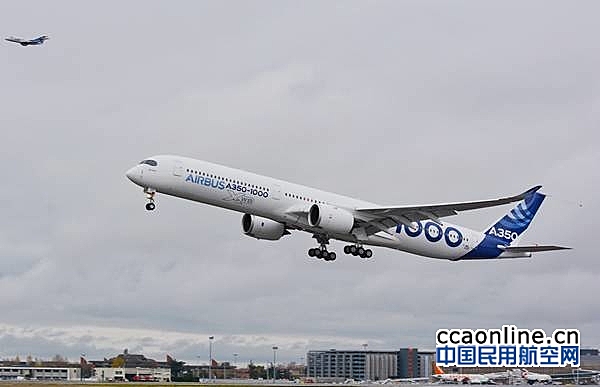 首架空客A350-1000飞机成功首飞