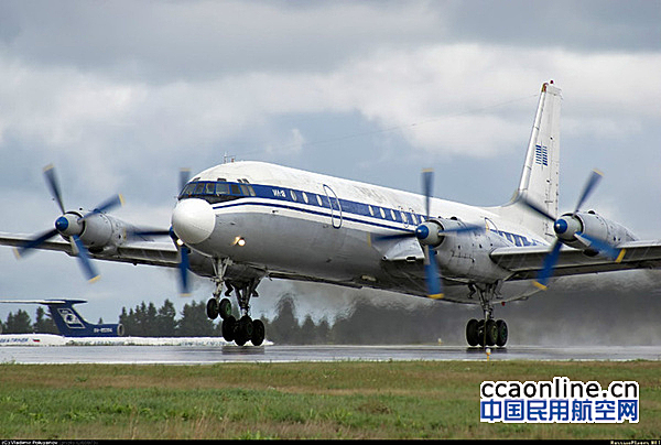 俄罗斯一架伊尔-18飞机失事，机上39人全部生还