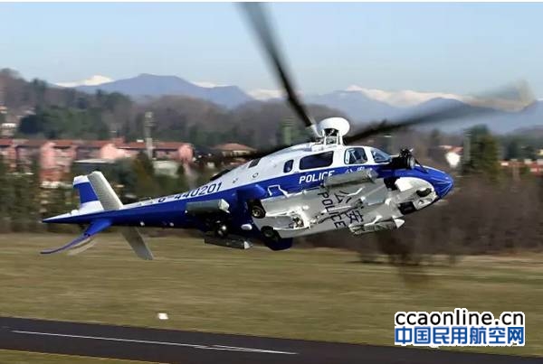 山东通航阿古斯特AW109直升机入列成都警航