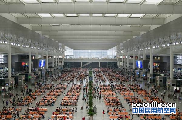 上海机场迅速落实各项措施防御“康妮”台风