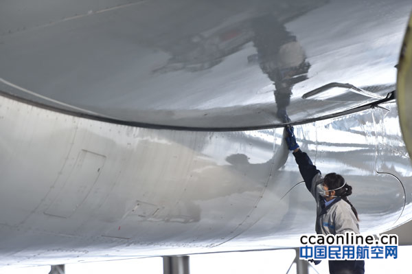 Ameco北京基地：让国航飞机干干净净飞上天