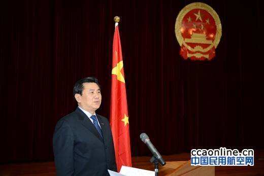 民航局首次舉行憲法宣誓儀式，馮正霖監誓