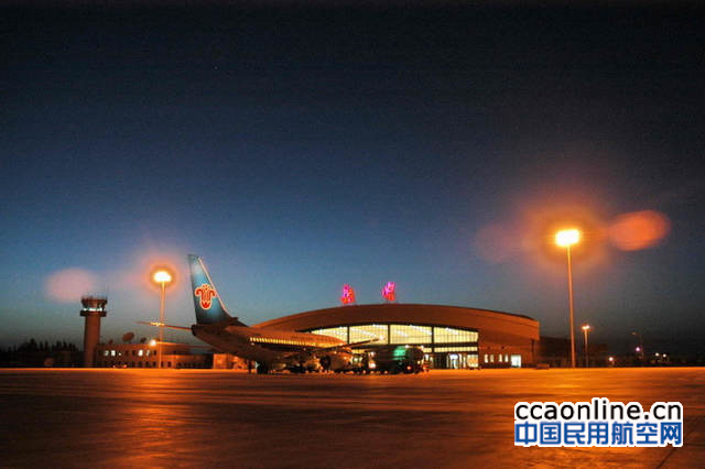 敦煌机场扩建工程3400米跑道验证试飞圆满成功