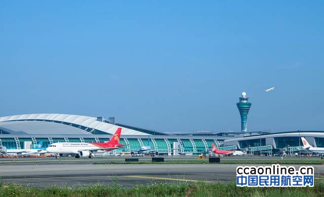 广州白云机场黄金周返程单日客流量超过19万人次