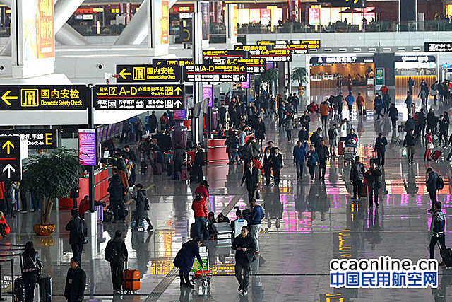 双节将至，郑州机场16条安检通道保障旅客快速过检