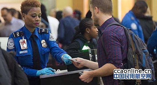 美国强化入境航班安检，每天影响约32万旅客