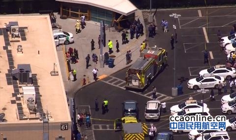 美国波士顿机场一辆汽车撞向人群