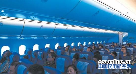 南航新疆波音787梦想客机首航乌鲁木齐