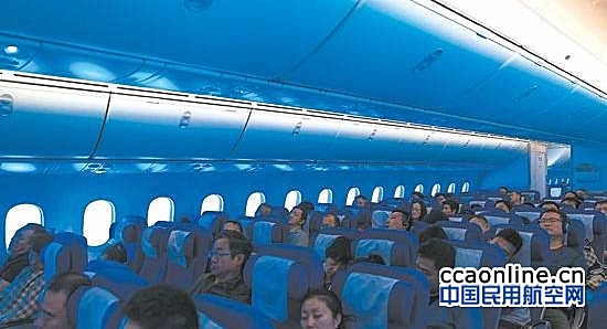 南航新疆波音787梦想客机首航乌鲁木齐