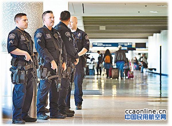 美持枪移民局人员拟进驻英机场，实行“一地两检”