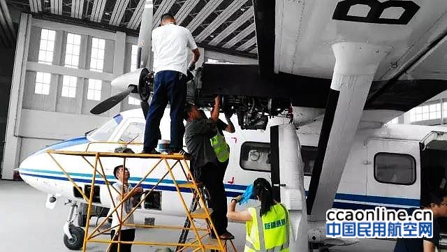 新疆通航完成龙浩通航哈飞Y12飞机维修定检