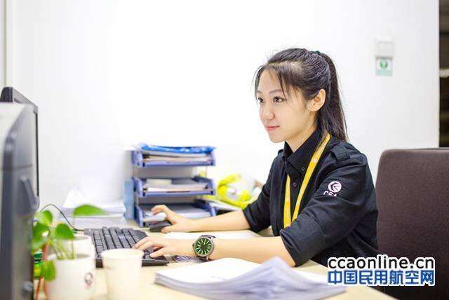 “90后”女飛與女機務：綠葉中開出閃耀的花