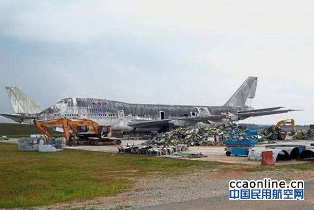 三架波音747棄置機場10年，拍賣不到20萬美元