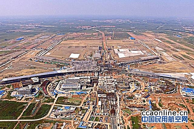 青岛新机场能源中心工程顺利完成封顶