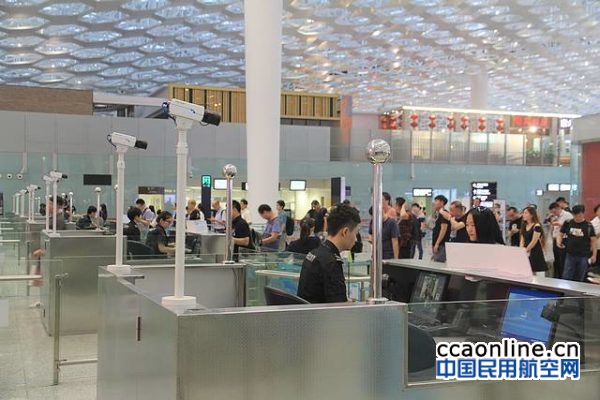 深圳机场28日起国内航班可凭二维码过检登机