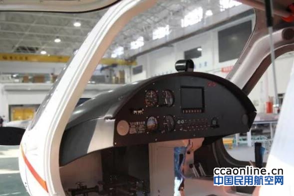 辽宁通航RX1E-A飞机圆满完成首次全机通电试验