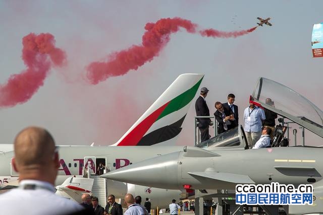 迪拜航展首日成交额达188亿美元