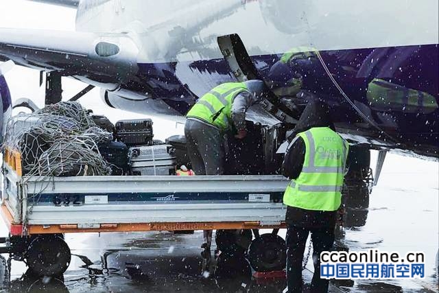 乌鲁木齐航空顺利保障2017年入冬第一场降雪运行