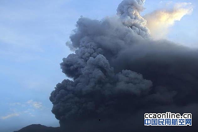 巴厘岛火山喷发：国际机场关闭 445个航班取消