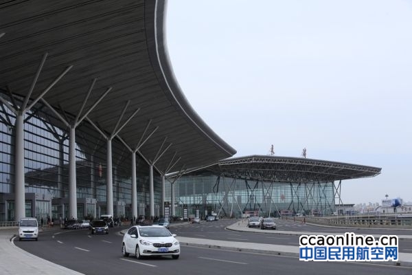 天津机场正走在全面“无纸化”通关的路上