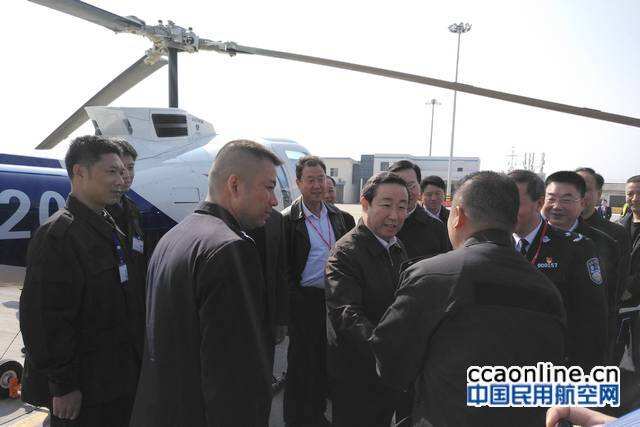 重慶通航集團向貴州公安交付恩斯特龍480B直升機