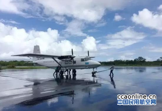 美联航撤了，中国政府援助的运-12飞机来了
