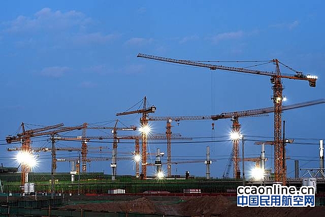 北京新机场主航站楼封顶，东航、南航基地开工建设