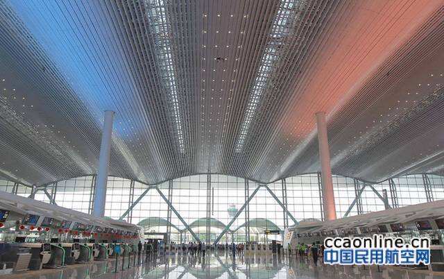 白云機場每增加100萬人次旅客吞吐量，可拉動廣州市GDP30億元，遠期服務1.4億人次旅客