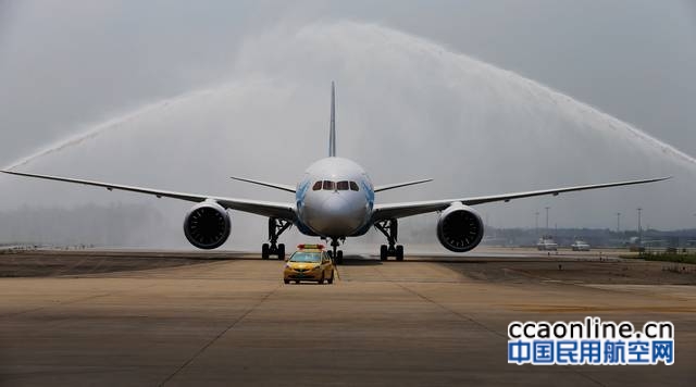 波音787加入中国民航五周年，成为航空服务的靓丽名片