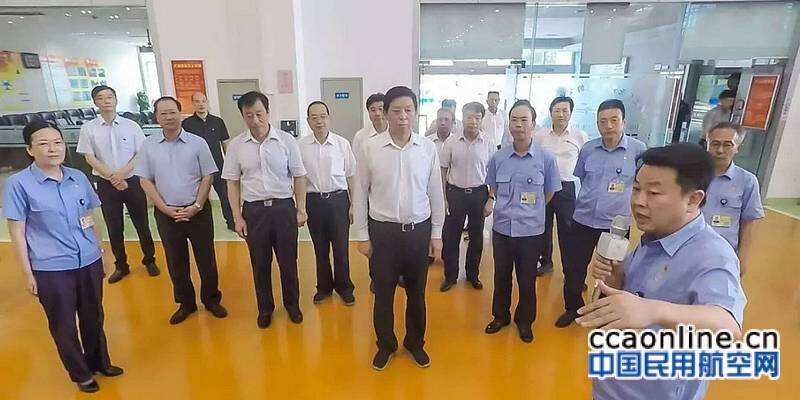 栗战书到航空工业洪都、昌飞调研