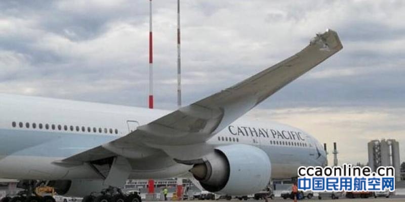 国泰航空一客机罗马机场机翼撞杆，航班取消