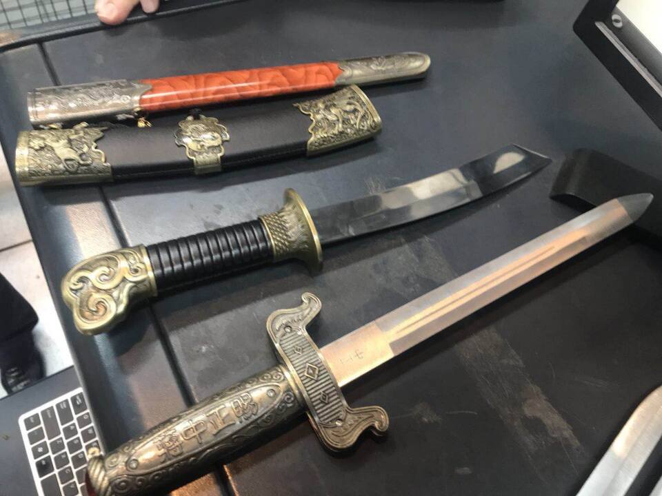 首都机场安保公司连续查获管制刀具 - 中国民用航空网