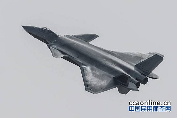 歼-20将“三新”亮相第十二届中国航展