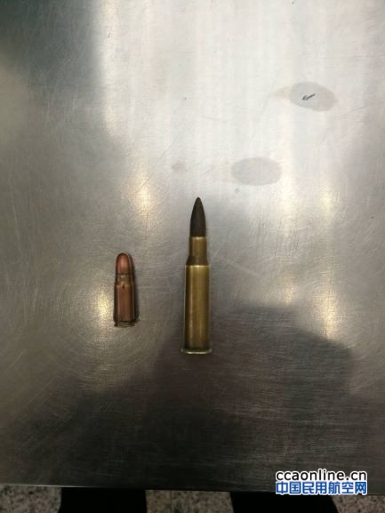 巴彦淖尔机场安检查获两枚子弹