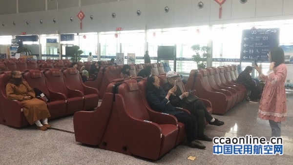巴彦淖尔机场共享按摩椅服务初现成效