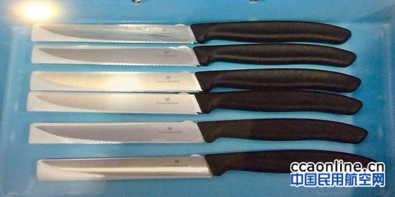 香港机场安检出现严重漏洞，旅客携带六把刀登上飞机
