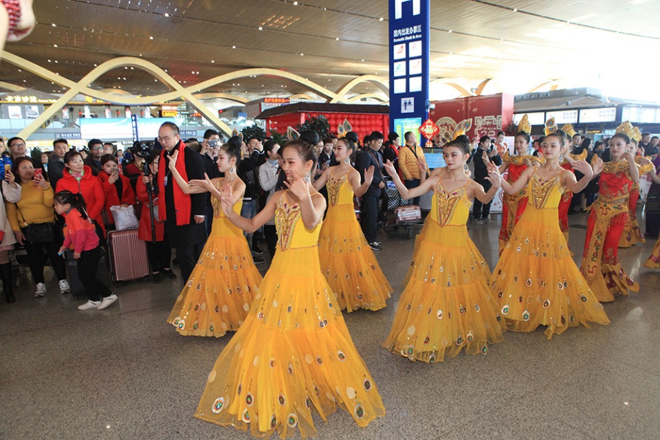 “年味”在长水：昆明机场春节民俗文化主题活动启幕
