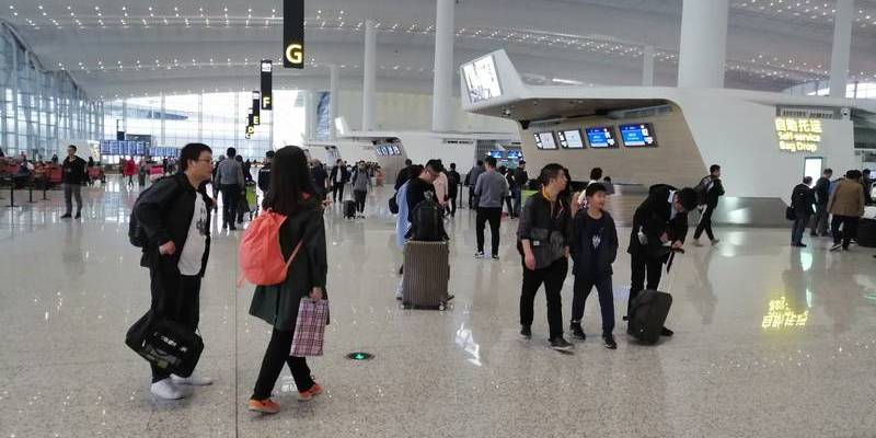 今起白云机场取消颜色分类标签，入境旅客全部集中隔离14天