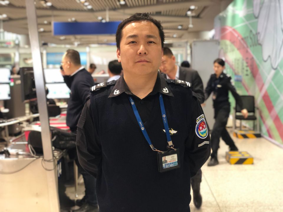 首都机场安保公司安检员张晓冬:用专注彰显责任,用责任捍卫安全