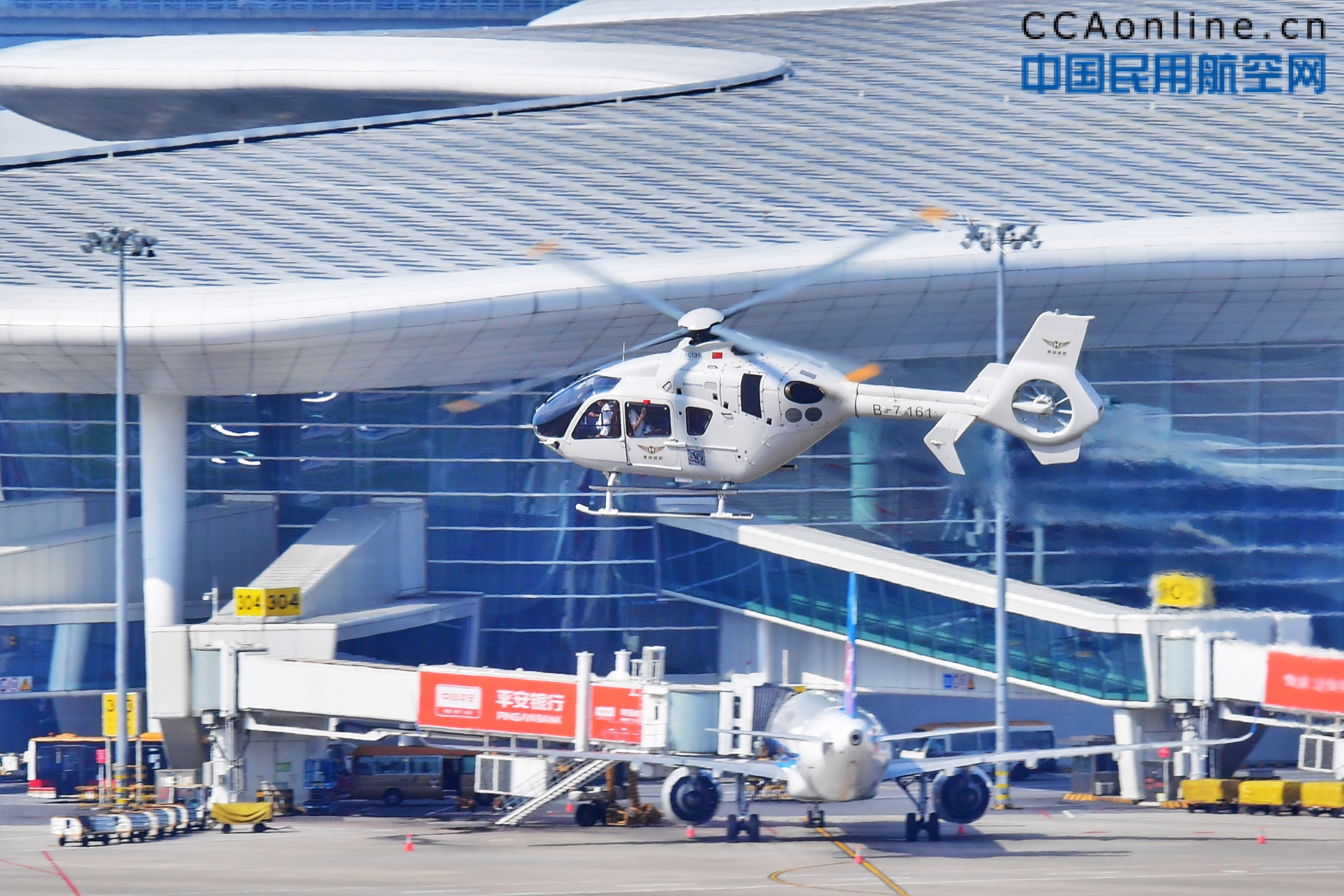 深圳机场成首个开通直飞香港跨境直升机航线的内地运输机场