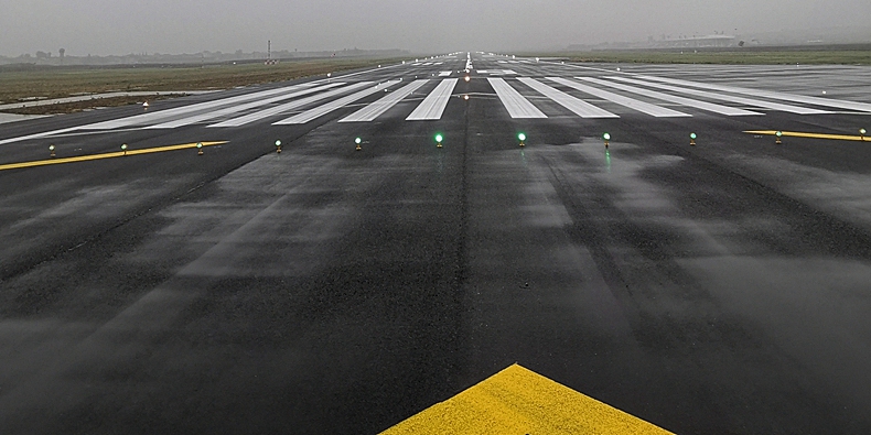 7月18日襄阳机场2600米跑道顺利启用