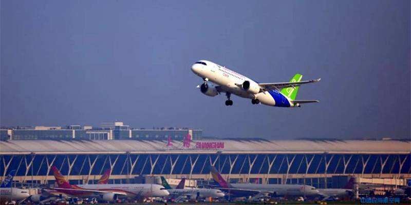 C919第三架机转场陕西阎良