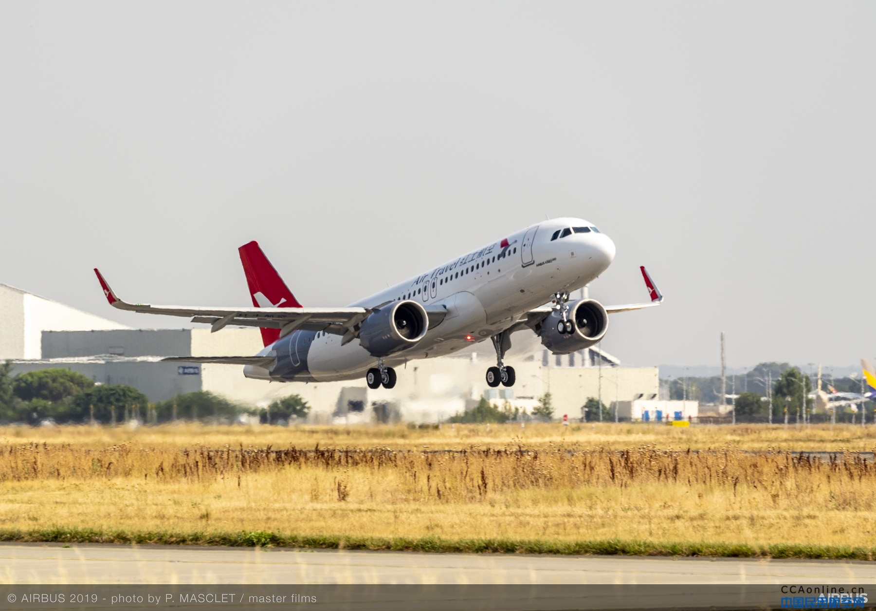 云南红土航空公司接收其首架空客A320neo飞机