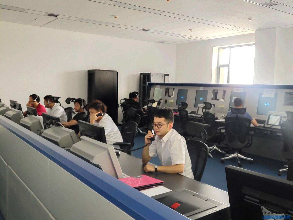 新疆空管局空管中心区域管制中心组织进行空域受限下的雷雨绕飞应急演练