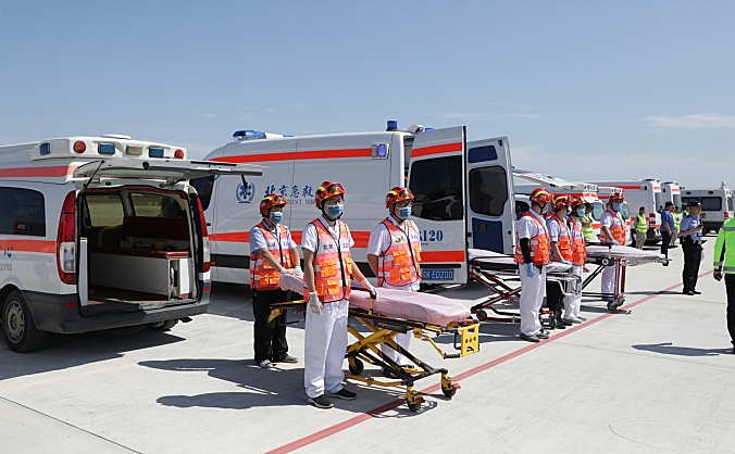 大兴机场完成第四次综合演练 首次加入飞机应急救援演练